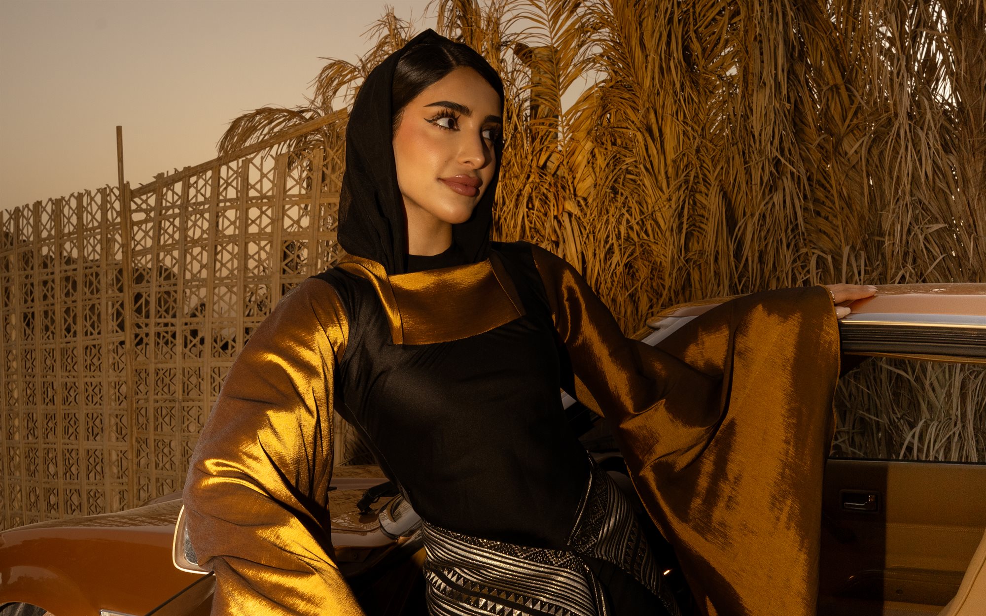 Majd & Thahab, gold by the car
